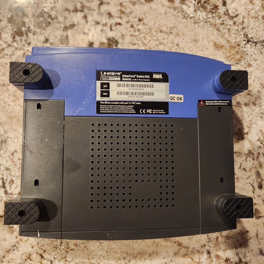 Linksys EtherFast Cable/DSL Router - Picture 5 of 8